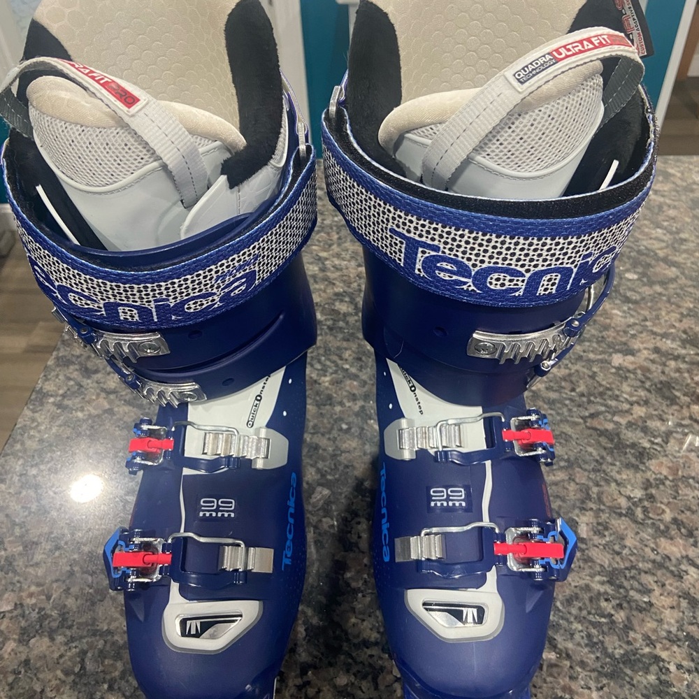 TECNICA COCHISE LADIES SKI BOOTS 26.5 9-9.5